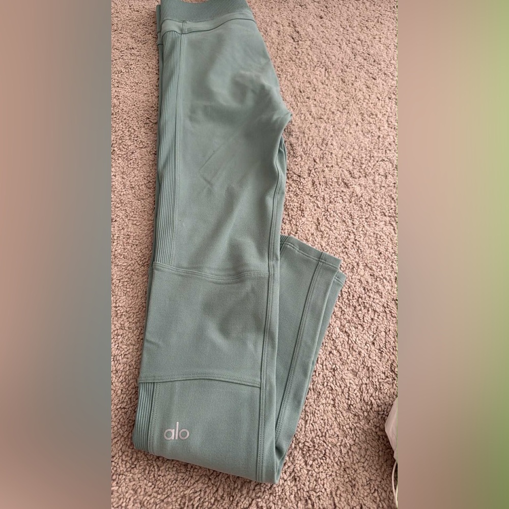 ALO Yoga Sage Green Leggings